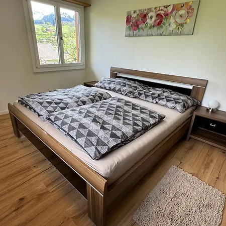 Und Berge Family Apartamento Faulensee