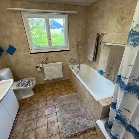 Und Berge Family Appartement Faulensee